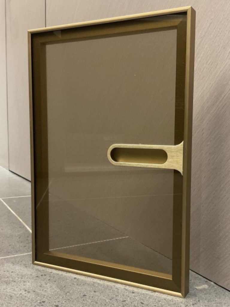 Halo profile shutters panel with handle